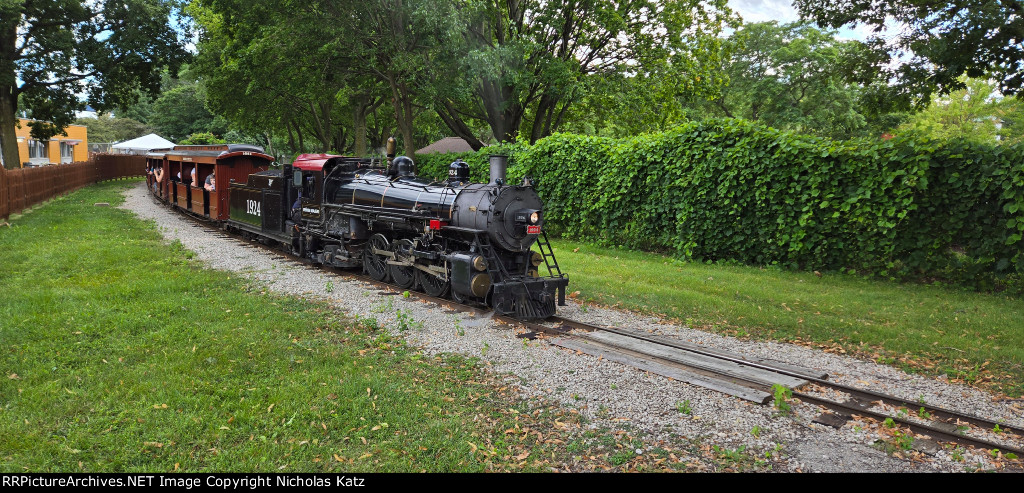 Milwaukee County Zoo Railway #1924